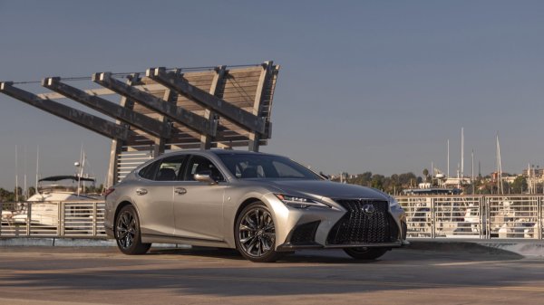 Lexus LS 2023 