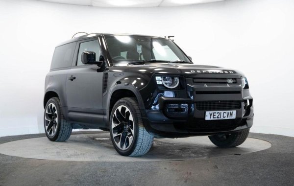 Land Rover Defender 2021 