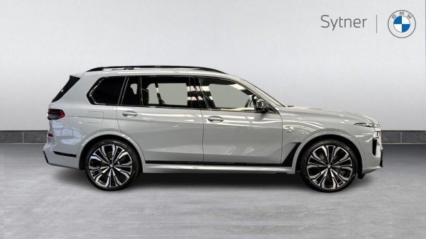BMW X7 2023 